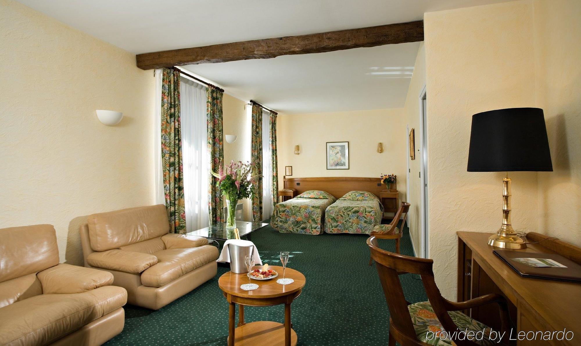 Hotel Les Ursulines Autun Rum bild